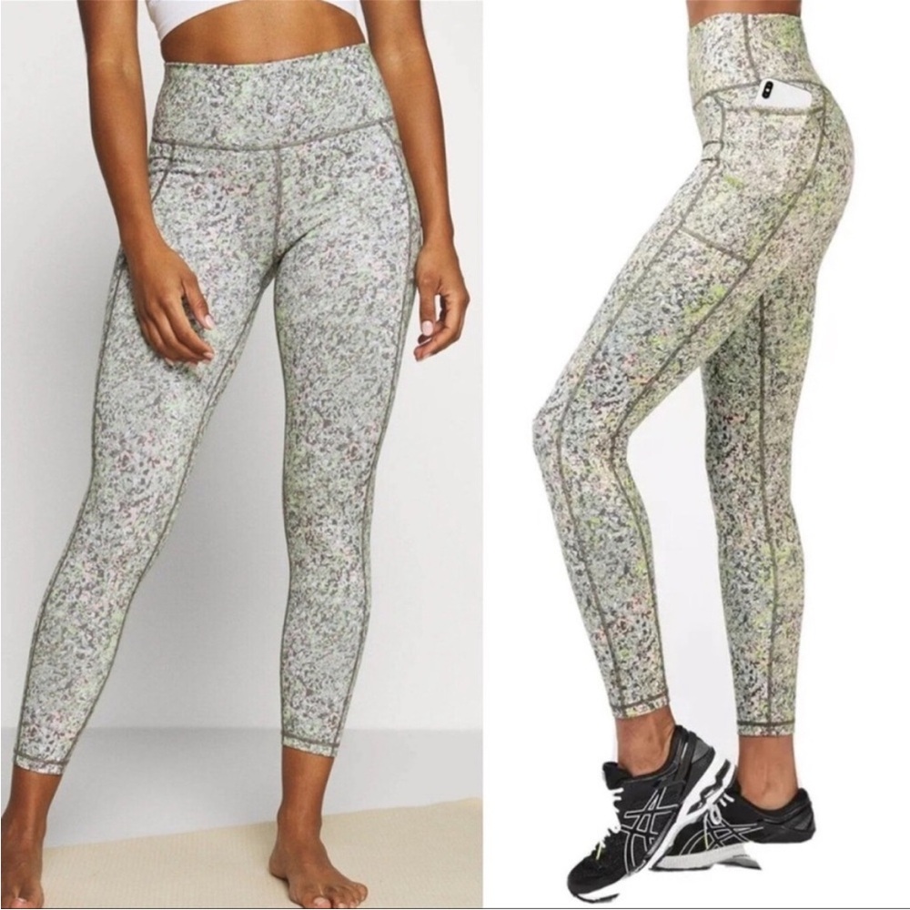 Sweaty Betty Super Sculpt XXS 7/8 Leggings in Green Alert Pebble Print EUC